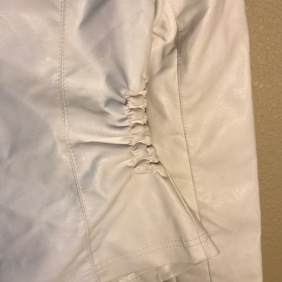 White faux leather jacket - Picture 4 of 5